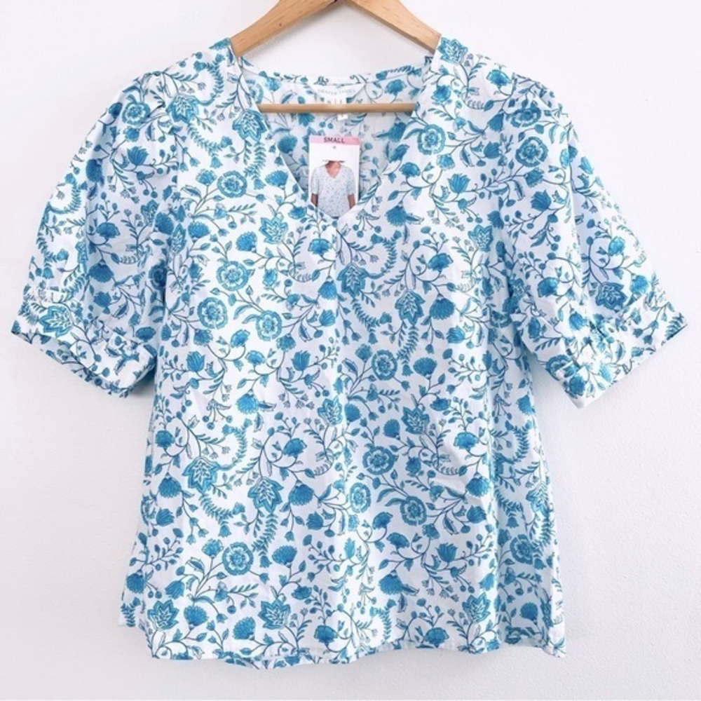 [Draper James] 100% Cotton Blue Paisley Print V-Neck Puff Sleeve Ruffle Top